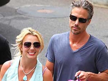 ప్రైవేటుగా వివాహానికి సన్నాహాలు చేసుకుంటున్న పాప్ సింగర్