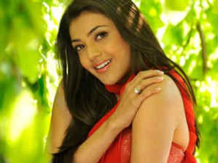 అదిరిపోయే  ఛాన్స్... ఉక్కిరిబిక్కిరి అవుతున్న కాజల్