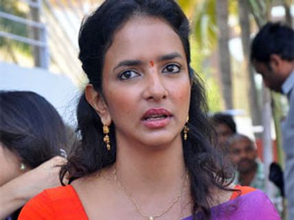 చట్టపరమైన చర్యలు తీసుకుంటాం: మంచు లక్ష్మీప్రసన్న