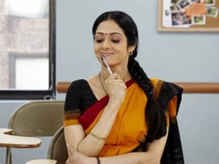  అదరగొట్టిన శ్రీదేవి (ఇంగ్లిష్ వింగ్లిష్ రివ్యూ)