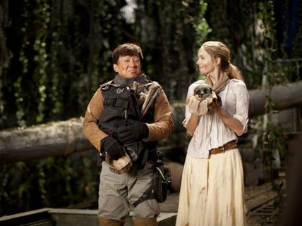 పన్నెండు రాశుల చుట్టూ...జాకీఛాన్ చిత్రం