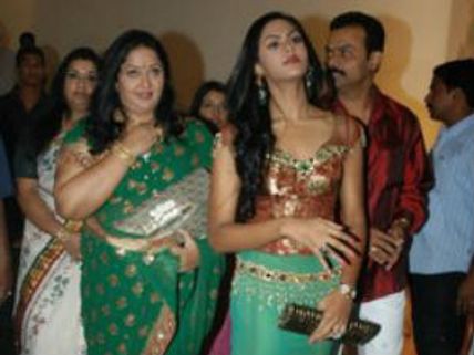  కూతురు  రూమర్స్ పై మాజీ హీరోయిన్  రాధ ఫైర్