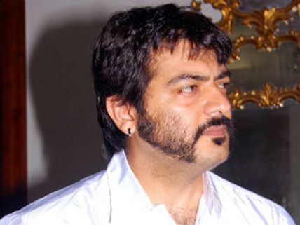 బ్యానర్లు, పోస్టర్లు వద్దని ఫ్యాన్స్ కు స్టార్ హీరో పిలుపు