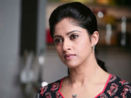 దర్శకుడిపై మండిపడ్డ  పవన్ అత్త