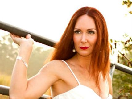  విషపు పూత లేఖలు పంపిన కేసులో నటి అరెస్టు