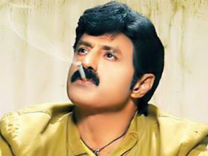 బాలకృష్ణ నరుకుడు డైలాగుకి ఓ రేంజిలో రెస్పాన్స్