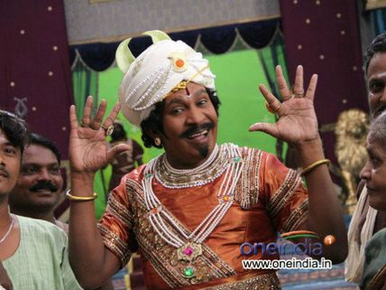 25 కోట్లతో స్టార్ కమిడియన్ హీరోగా చిత్రం..ఫస్ట్ లుక్