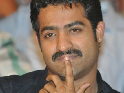 తప్పు చేస్తున్నానని ఆలోచనలోనే ఎన్టీఆర్...