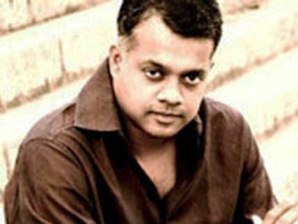 వేలానికి దర్శకుడు గౌతమ్‌మీనన్‌ ఆస్తి