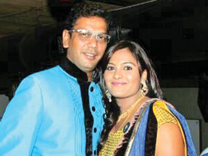 దర్శకుడు, హీరోయిన్ పెళ్లి లొల్లి, పోలీసుల విచారణ!