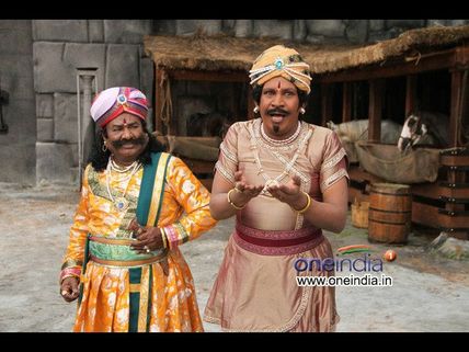 రిలీజ్ ఆపాలంటూ హైకోర్టుకి...తల పట్టుకున్న నిర్మాత  