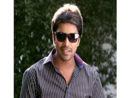 అల్లరి నరేష్ కి  ‘బిస్కెట్ ’ వేసిన డైరక్టర్