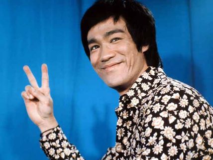 వేలానికి బ్రూస్ లీ పర్సనల్ వస్తువులు