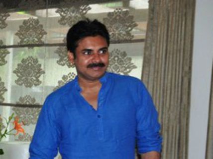    పవన్ గెడ్డం గీసుకుంటే...ఇంత గోలా?