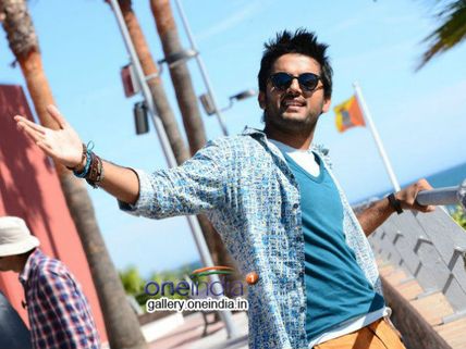  హిట్ హీరో కదా అని వెళ్తే వేపుకు తింటున్నాడు