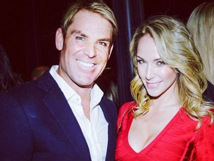  ప్రేమ కాదు కామం: టీవీ హాట్ లేడీపై అతని కళ్లు పడ్డాయి!