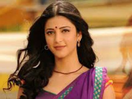 మహేష్ పేరు చెప్పి  టెమ్ట్ చేసి ఒప్పించారు
