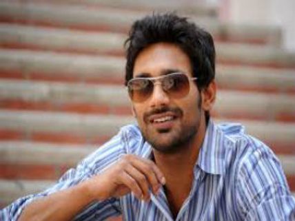 కాస్త నటన నేర్చుకుని డ్యూయిల్ రోల్ చెయ్యిబాబు