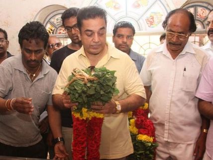 దర్శకుడుకి సినీ పరిశ్రమ కన్నీటి వీడ్కోలు(ఫొటోలు)