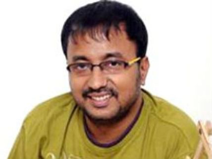 షూటింగ్ స్పాట్ లో దర్శకుడు అరెస్టు,యూనిట్ షాక్