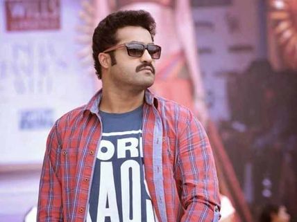 అభిమానులతో కలిసి జూ ఎన్టీఆర్ ఫోటో షూట్!