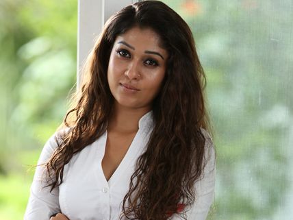నిత్యానంద నుండి నయనతారకు పిలుపు?