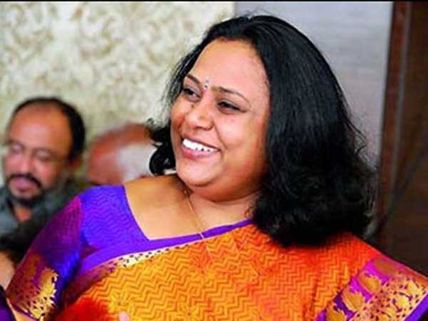 ఆమె ట్రాన్ఫర్: ఇక టాలీవుడ్లో బూతు సీన్ల జోరు?