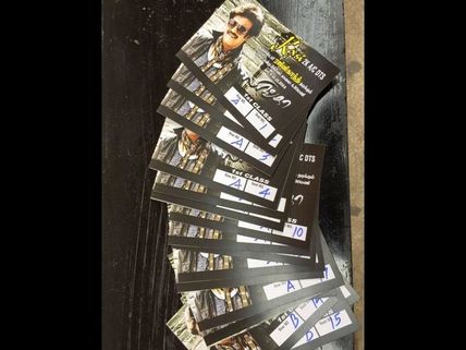 శభాష్: 'లింగ'  టికెట్టుకు  రక్తదానంతో లింకు