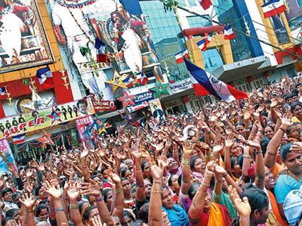 ఫ్రాణాలు లెక్కచేయని రజనీ ఫ్యాన్; ‘లింగా’ చూస్తూ మృతి