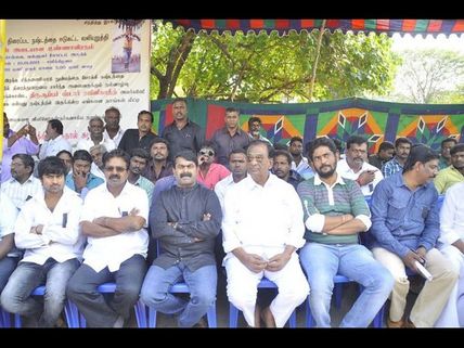 టార్గెట్ రజనీకాంత్‌, కుట్రలో భాగమేనంటూ...!(ఫోటోస్)