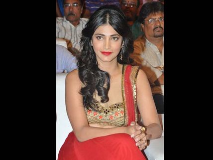 నిజమా? :సీనియర్ హీరోతో శృతిహాసన్ 