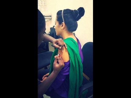 స్వైన్ ఫ్లూ భయంతో త్రిష ఇలా ... (ఫొటో)