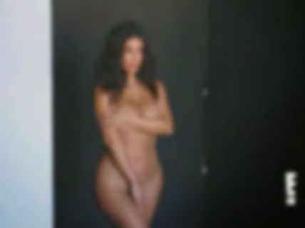    హీరోయిన్ భర్తే....ఆమె న్యూడ్ ఫోటోలు షేర్ చేసాడు!