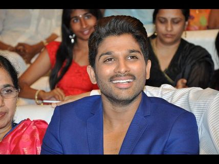 అల్లు అర్జున్ ప్రస్తుతం సెలూన్ షాపుల్లోనే...