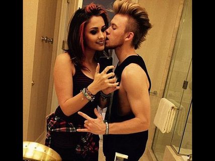 మైఖేల్ జాక్సన్ కూతురు బాయ్ ఫ్రెండుతో ఇలా.. (ఫోటో)