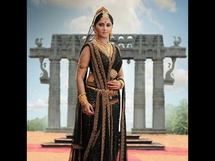 గుణశేఖర్ నిర్ణయం:  అనుష్క అప్ సెట్...కోపం