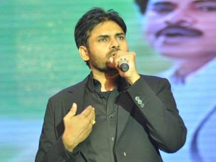 పవన్ కళ్యాణ్ వాయిస్ ఓవర్ ఇస్తున్నాడా?