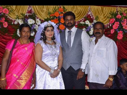 ఐటం గర్ల్  'బాబిలోనా' వివాహం  (ఫొటోలు)