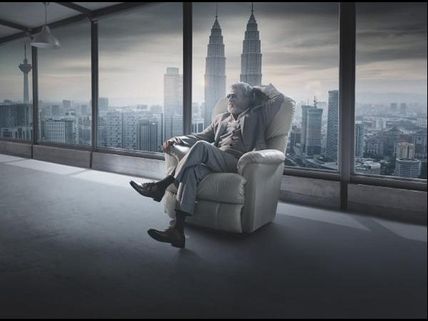 రజనీ 'కబాలి'  :  ఫస్ట్ లుక్ విడుదల (ఫొటోలు)