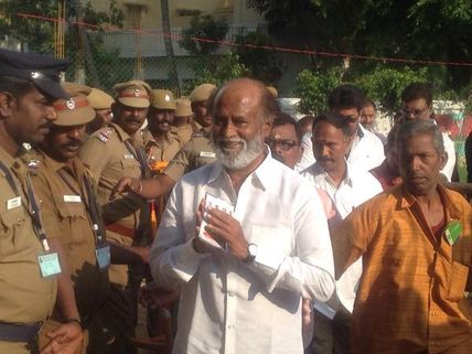 పదవులకు రాజీనామా చేయాలి: రజనీ కాంత్ కీలక వ్యాఖ్య  