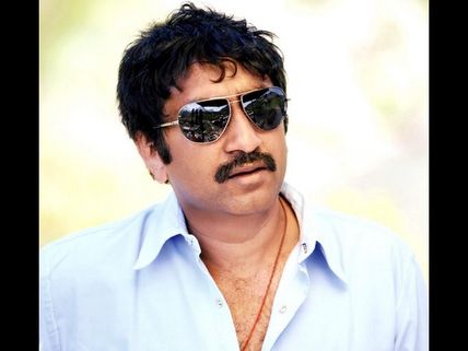 దర్శకుడు శ్రీను వైట్ల.... ఇన్ని కష్టాలకు కారణం అదే!