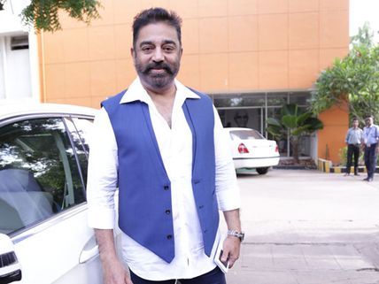 కమల్ నా భుజంపై చెయ్యేసారు