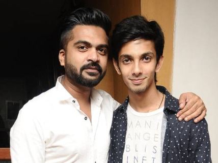 సినీ రచయిల నిరసన..అరెస్ట్ కోసం డిమాండ్