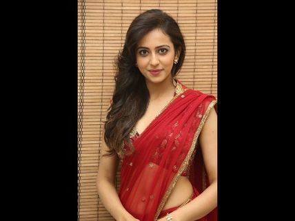 రామ్ చరణ్ హీరోయిన్ తో వరుణ్ తేజ
