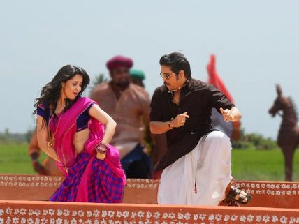 నందమూరి వార్...నాగ్  నలిగిపోతున్నారా?