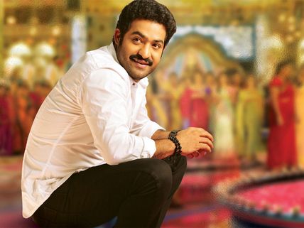 పవన్ లవర్ ...ఎన్టీఆర్ గ్యారేజీలో   