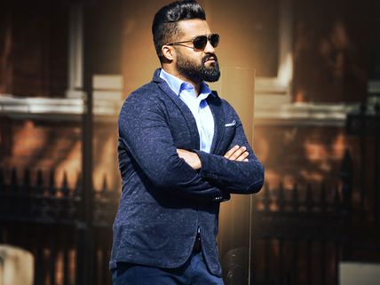 పాపం...జూ ఎన్టీఆర్ అతడికి మళ్లీ హ్యాండిచ్చాడు!