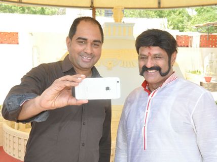 వందో చిత్రం: బాలయ్యతో అంటే మాటలా....   క్రిష్ కి షాక్, కొన్ని డౌట్స్