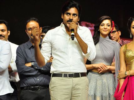పవన్ ని ఒప్పించే ప్రయత్నం... ఏమౌతుందో?