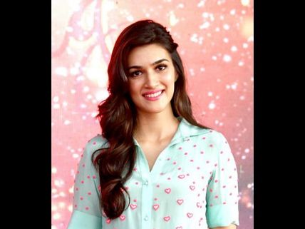   నిర్మాత చెత్త బిహేవియర్,  '1- నేనొక్క‌డినే'  హీరోయిన్  వార్నింగ్ ?